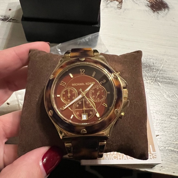 Michael Kors Watch - Picture 3 of 5